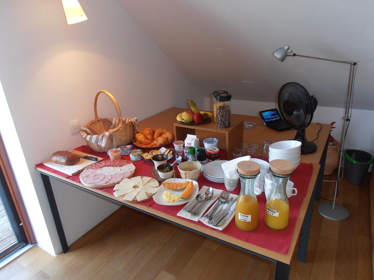 Bed & Breakfast Base Camp Krize Luaran gambar